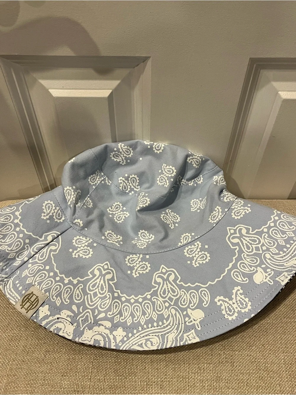 NWT HOUSE OF HARLOW 1960 WOMEN'S BANDANA PRINT BUCKET HAT- REVERSIBLE - Picture 5 of 6